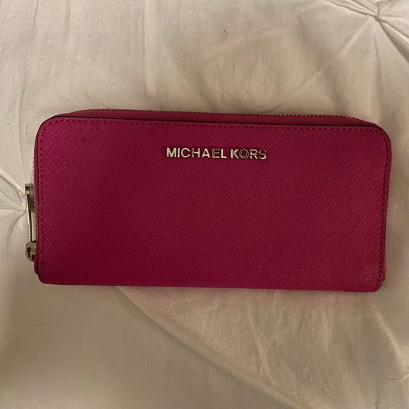 Michael Kors Wallet - Picture 2 of 4